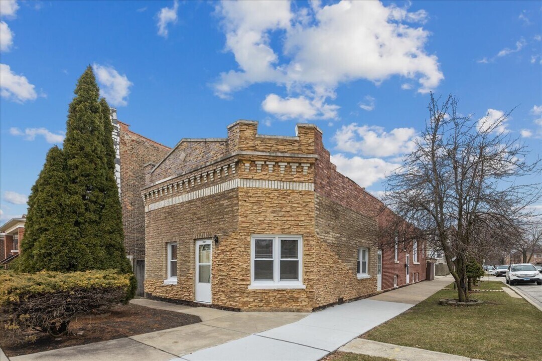 1400 S 56th Ct in Cicero, IL - Building Photo