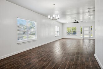 329 S 2nd St in Wylie, TX - Building Photo - Building Photo