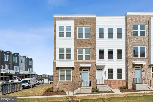 property at 4509 Hopper Aly