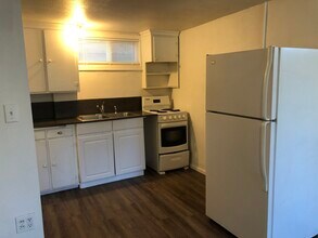 634 NE Gray Ln, Unit 1 in Pullman, WA - Foto de edificio - Building Photo