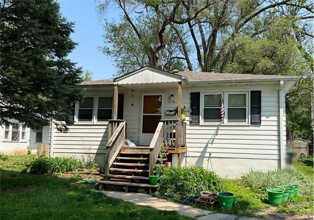1719 N 66th St in Omaha, NE - Building Photo