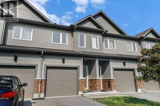 42 Mona McBride Dr in Arnprior, ON - Building Photo - Building Photo