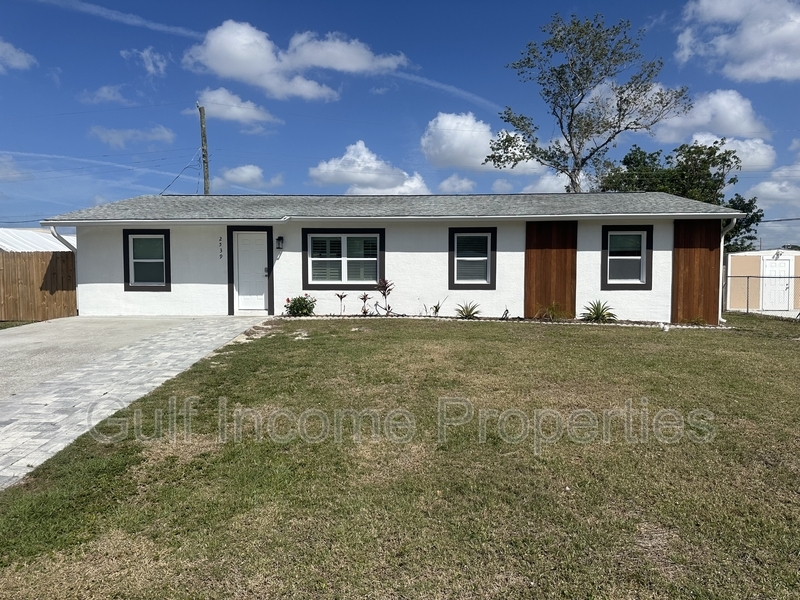 2539 Parma St in Sarasota, FL - Building Photo