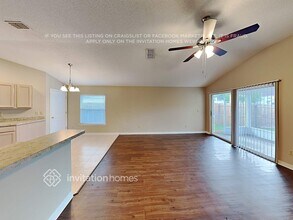 244 Johns Glen Dr in Jacksonville, FL - Foto de edificio - Building Photo