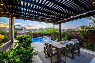 9702 Starlight Ridge Ave in Las Vegas, NV - Building Photo - Building Photo