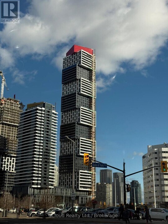 4015 The Exchange in Mississauga, ON - Building Photo