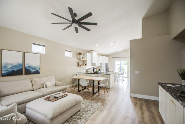 33224 N Sandstone Dr in San Tan Valley, AZ - Building Photo - Building Photo