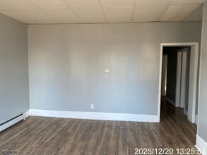 135 N 14th St in East Orange, NJ - Building Photo - Building Photo