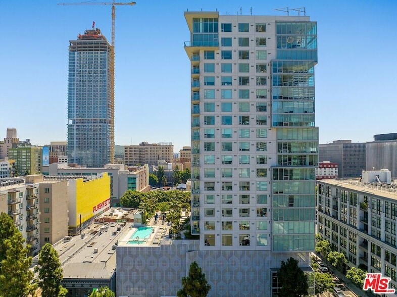 1050 S Grand Ave in Los Angeles, CA - Foto de edificio