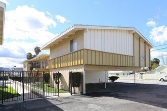 Ashland Ave Apartments in Simi Valley, CA - Building Photo - Building Photo