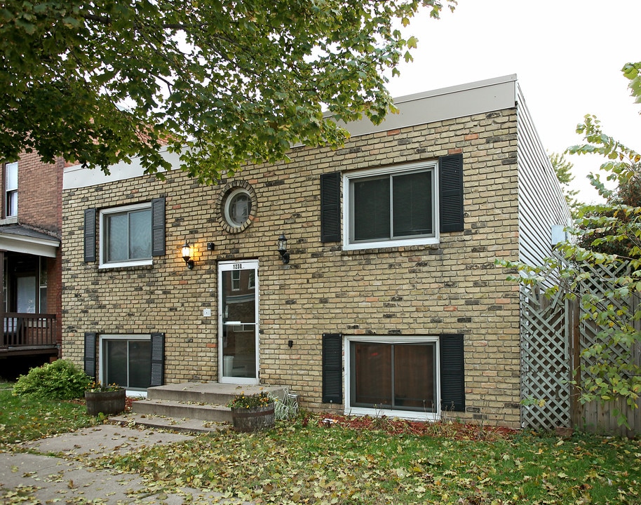 1230 7th St W in St. Paul, MN - Building Photo