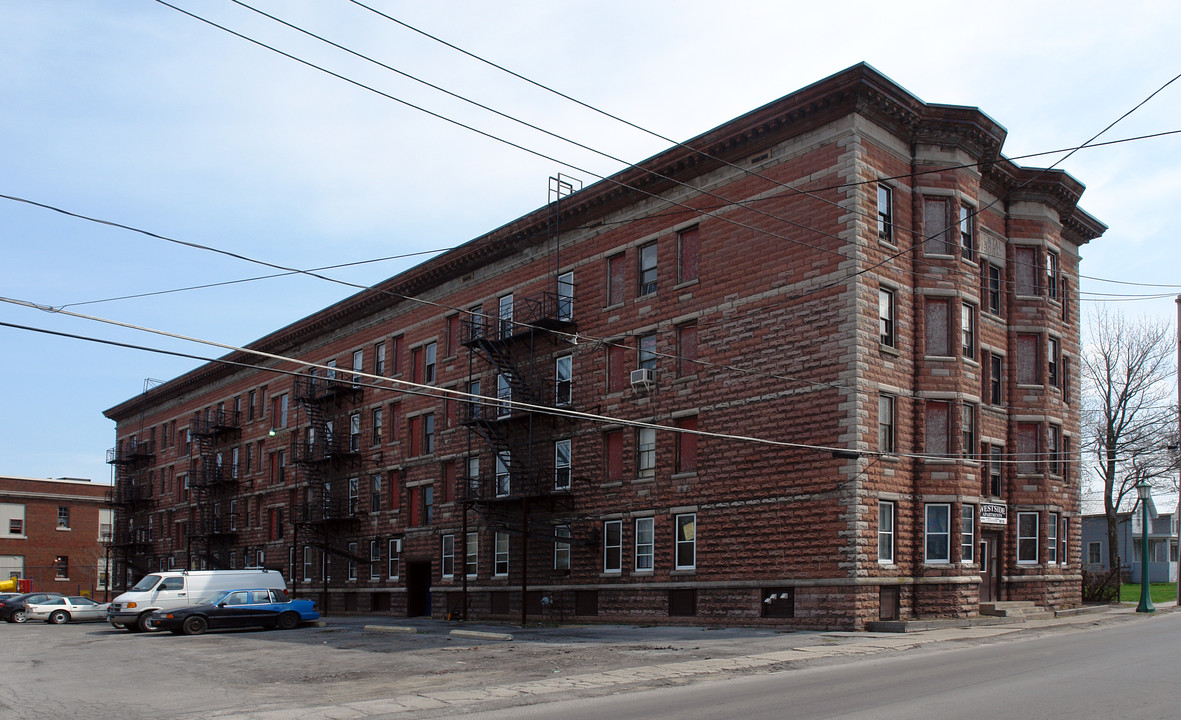 West Main Estates in Watertown, NY - Building Photo