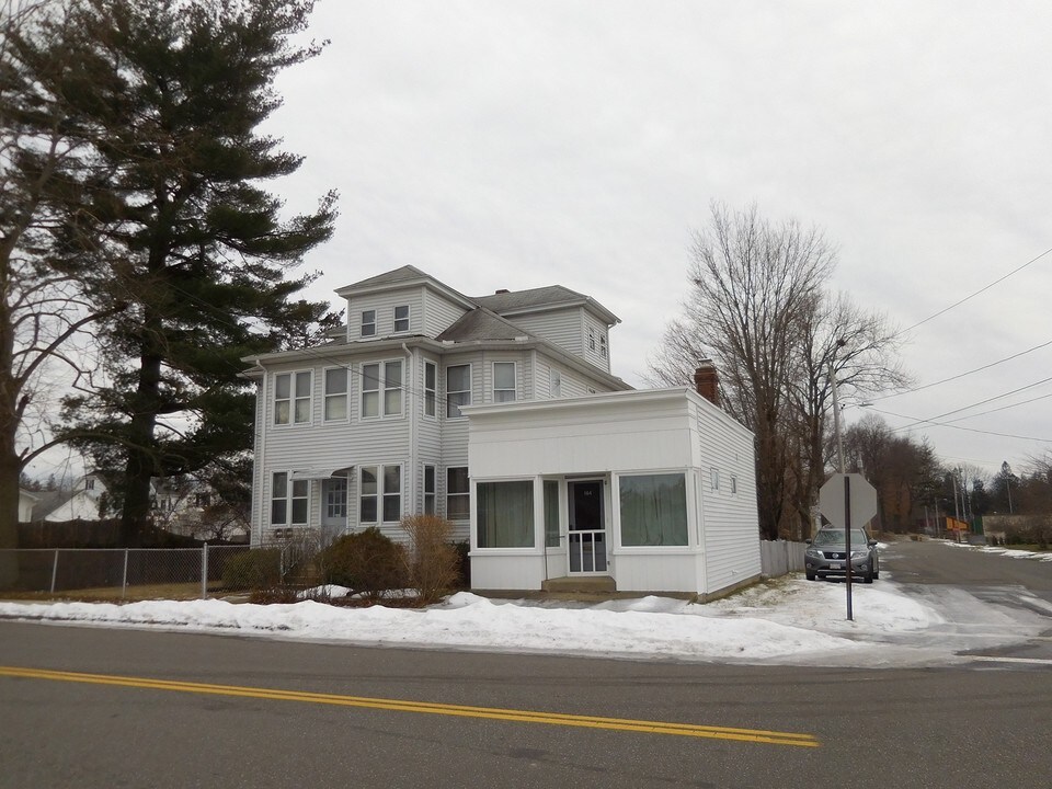 164 Wheatland Ave in Chicopee, MA - Building Photo