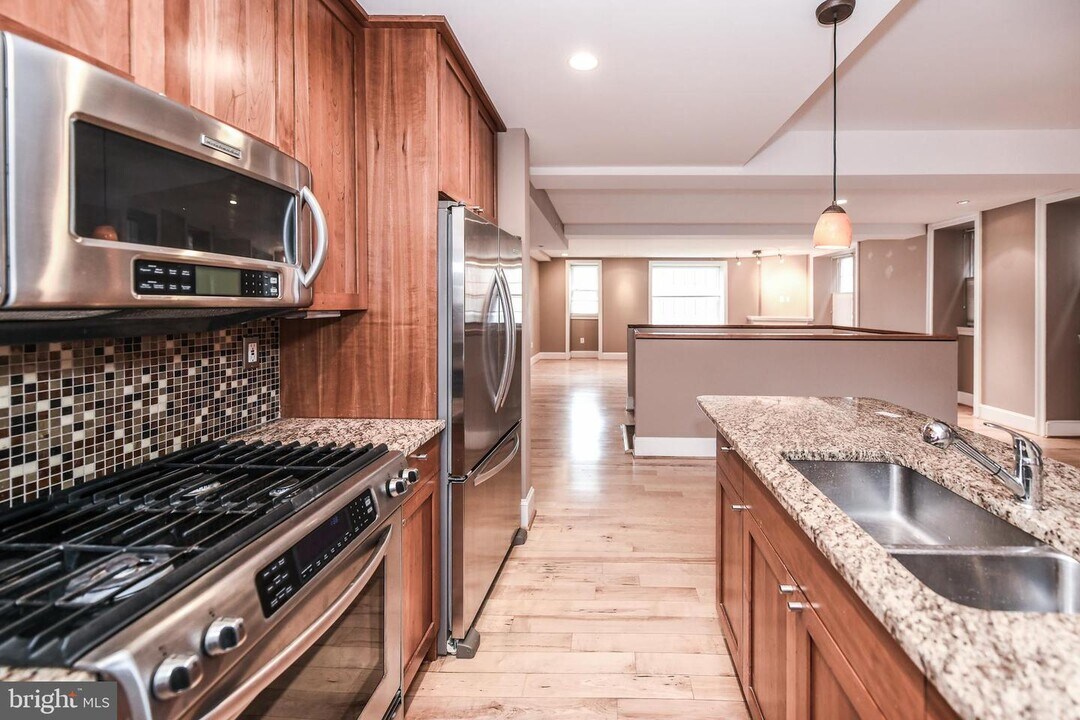 1750 16th St NW-Unit -12 in Washington, DC - Building Photo