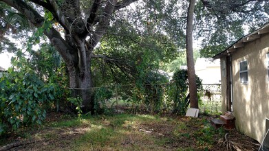 2217 E 19th Ave, Unit B in Tampa, FL - Building Photo - Building Photo