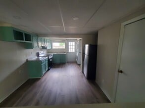 10 Highland View Ave, Unit Apt #2 in Rensselaer, NY - Building Photo - Building Photo