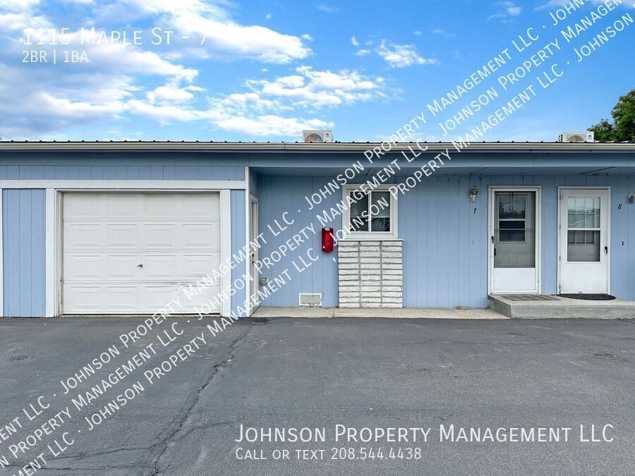 1115 Maple St in Nampa, ID - Building Photo