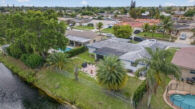 6661 NW 23rd St in Margate, FL - Building Photo - Building Photo