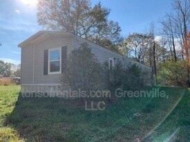 717 Broadway School Rd in Belton, SC - Building Photo