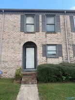 210 Marinawoods Dr SE in Huntsville, AL - Building Photo