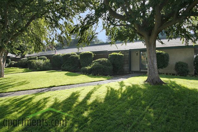 Bullard Gardens in Fresno, CA - Foto de edificio