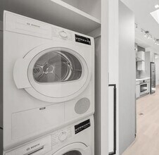 547 W 47th St in New York, NY - Building Photo - Building Photo