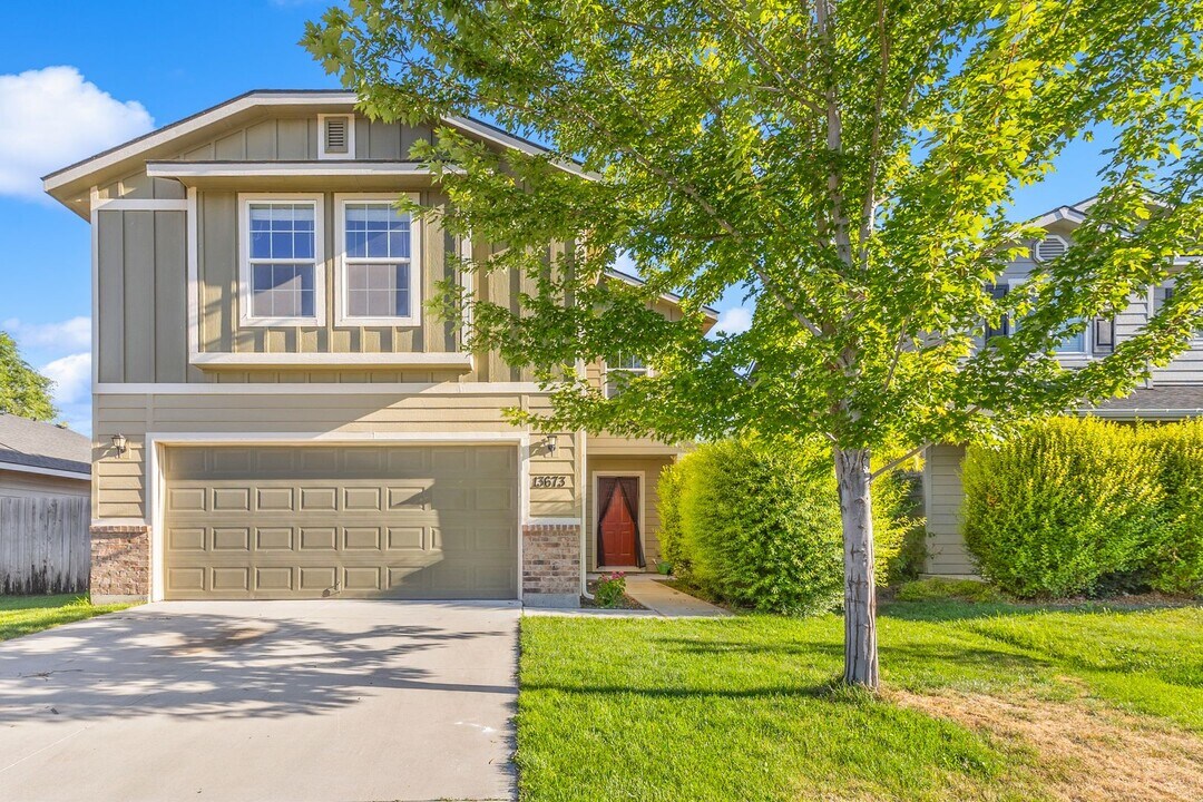 13673 Key W St in Caldwell, ID - Building Photo