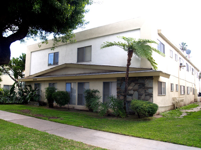 Magnolia Garden Apartments in Fullerton, CA - Building Photo - Building Photo