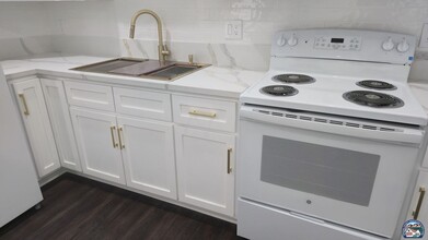 696 Yucca Dr in El Centro, CA - Building Photo - Building Photo