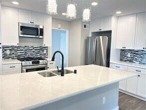 4467 Monroe St in Riverside, CA - Building Photo - Building Photo