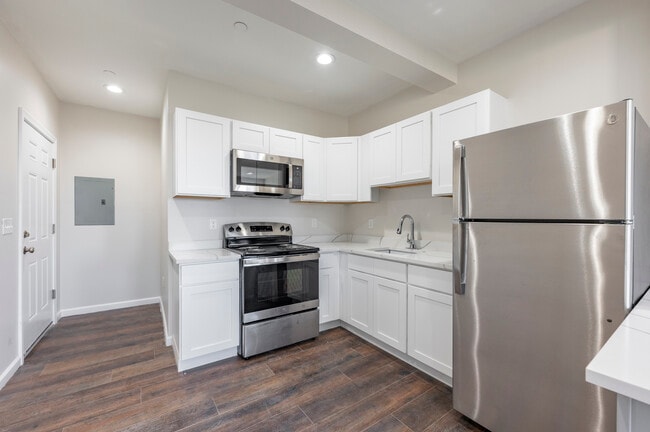 23-39 Main St in New Britain, CT - Building Photo - Interior Photo