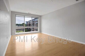 2200 N Westmoreland St in Arlington, VA - Foto de edificio - Building Photo