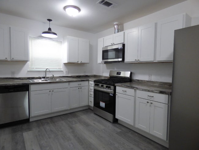 property at 6 W Eads Ave