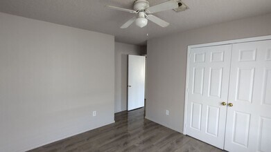 923-925 Meadowlark Cir in Granbury, TX - Building Photo - Building Photo