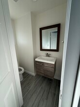 17549 Blythe St in Los Angeles, CA - Building Photo - Building Photo