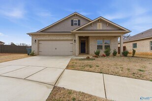 6576 Jacaranda Dr NW in Huntsville, AL - Building Photo