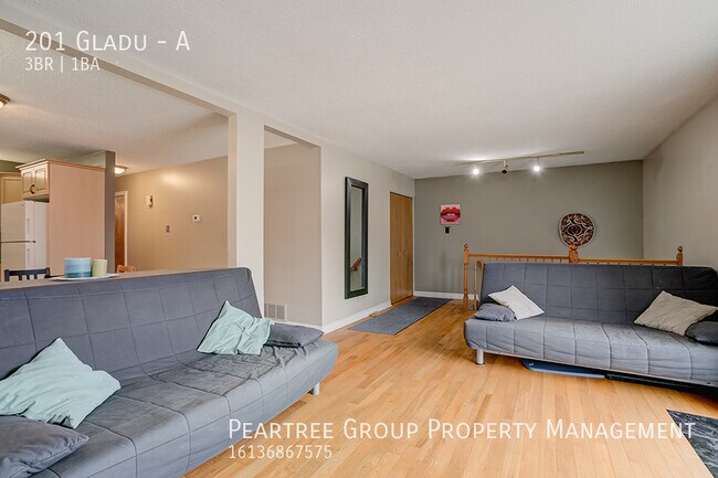 201 Gladu St in Ottawa, ON - Building Photo - Building Photo