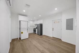 308 N Catalina Ave in Redondo Beach, CA - Building Photo - Building Photo