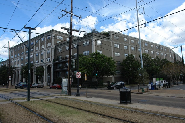Seventeen Fifty St. Charles Condominiums