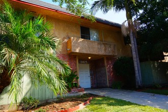 13825 Vanowen in Van Nuys, CA - Building Photo - Building Photo