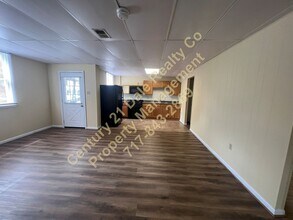 61 N Main St in Dover, PA - Building Photo - Building Photo