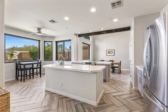 10340 E Caribbean Ln in Scottsdale, AZ - Building Photo - Building Photo