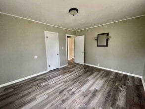 718 E 57th St S in Wichita, KS - Building Photo - Building Photo