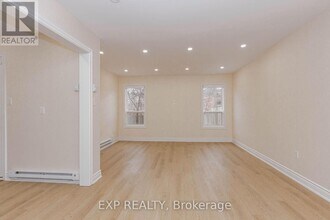 2289 Munn's Ave in Oakville, ON - Building Photo - Building Photo