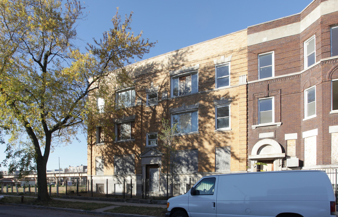 4042 S Calumet Ave in Chicago, IL - Building Photo