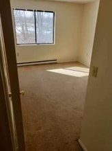 4101 Pine Hollow Dr in Liverpool, NY - Foto de edificio - Building Photo