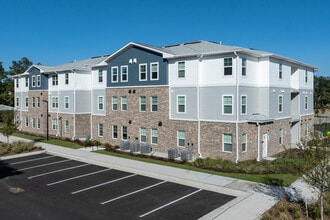 Starway Village in Wilmington, NC - Building Photo - Building Photo