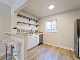 265-271 N 6th St in San Jose, CA - Building Photo