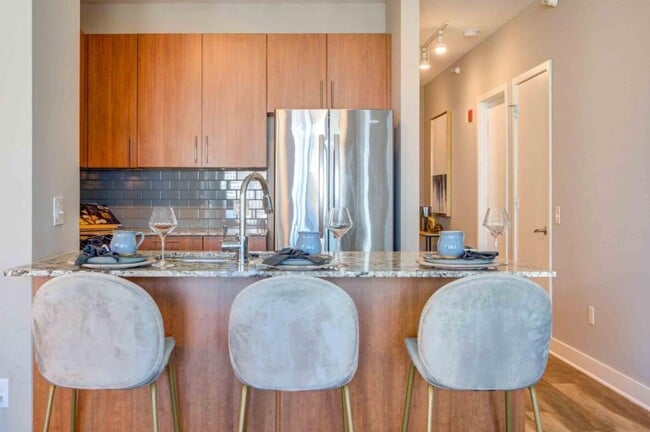 451 N State St, Unit 2107