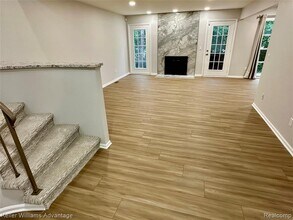 31404 Hunters Cir Dr in Farmington Hills, MI - Building Photo - Building Photo